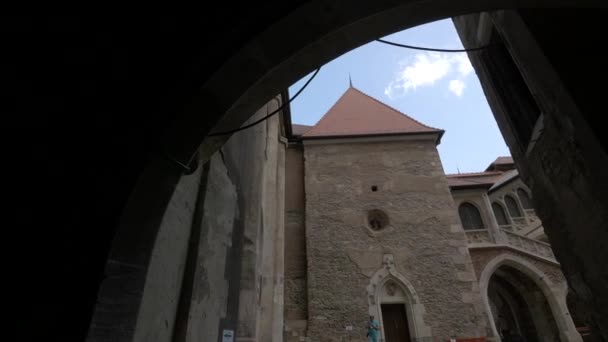 Είσοδος Στην Αυλή Του Κάστρου Corvin — Αρχείο Βίντεο