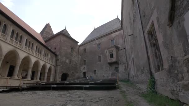 Cour Château Corvin — Video