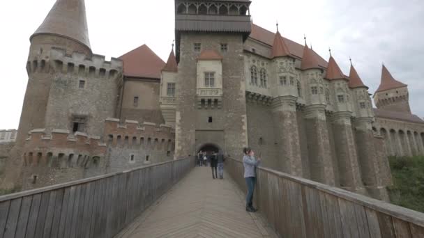 科文城堡的倾斜向上 — 图库视频影像