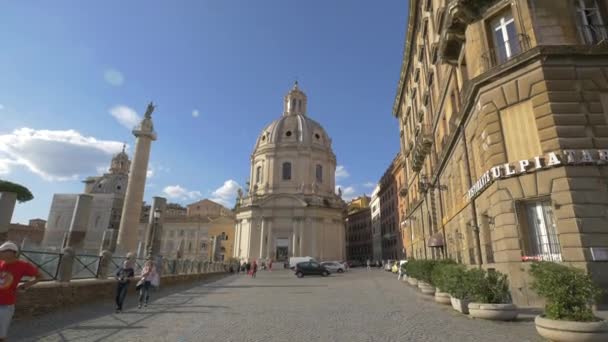 Kyrkan Sedd Utifrån Piazza Foro Traiano — Stockvideo