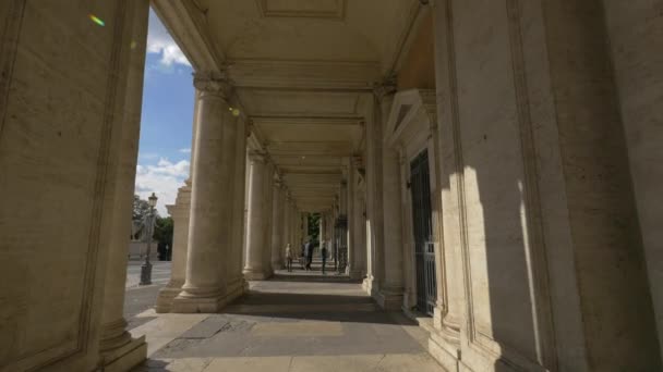 ヌオーヴォ宮殿の外廊下 — ストック動画