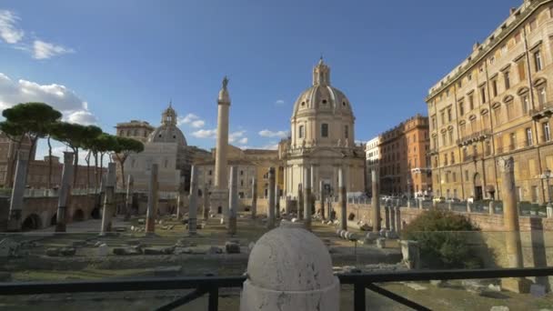 Harabelerin Üzerinde Trajan Sütun Kuleleri — Stok video