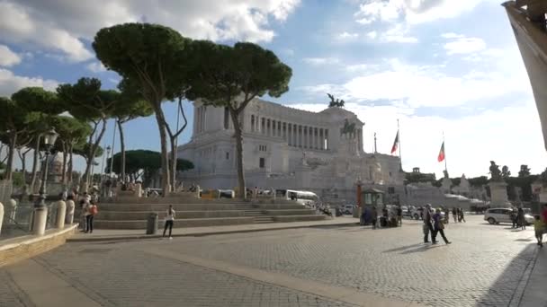 Gente Caminando Piazza Della Madonna Loreto — Vídeos de Stock