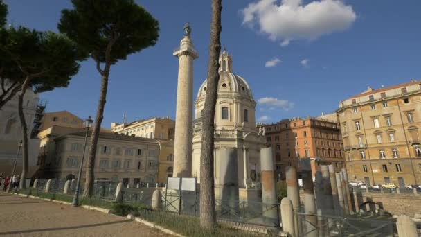 Trajan柱和建筑物 — 图库视频影像