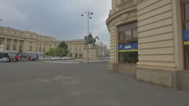 查理一世在革命广场的马术雕像 — 图库视频影像