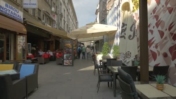 Straat Met Openlucht Restaurants — Stockvideo