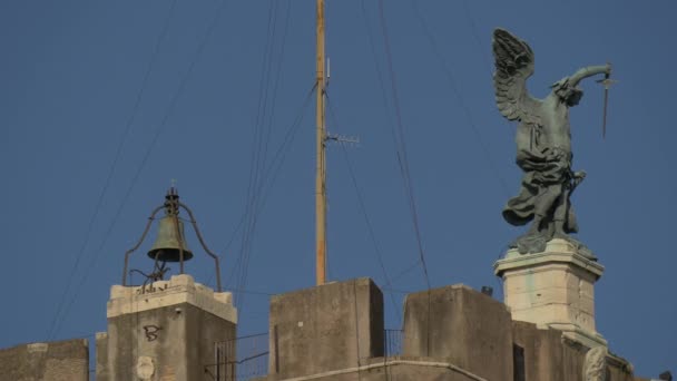 Estatua San Miguel Arcángel — Vídeos de Stock