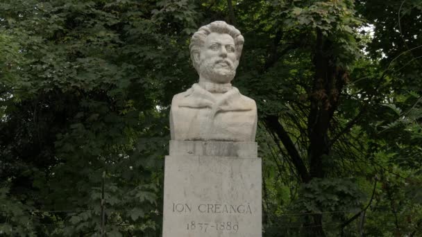 Ion Creanga Buste Standbeeld — Stockvideo