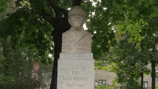 Titu Maiorescu Busto Estátua — Vídeo de Stock