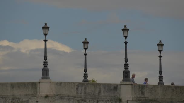 Lampeposter Ponte Cestio – Stock-video
