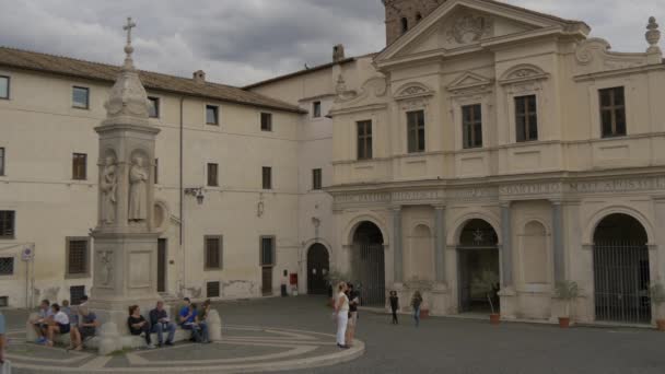 Piazza San Bartolomeo All Isola — Stok video