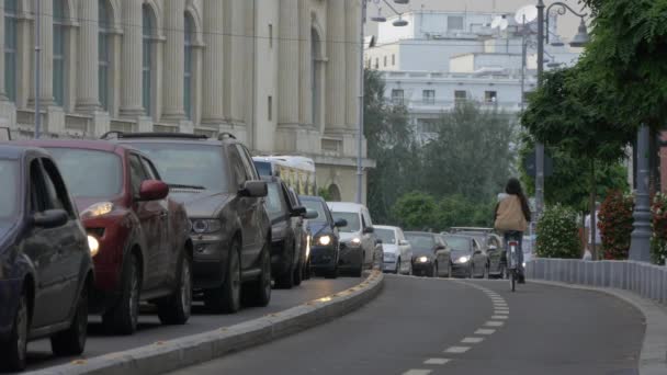 Bükreş Bir Caddede Trafik — Stok video