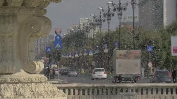 Fontänen Och Bilar Union Boulevard — Stockvideo