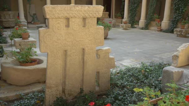 Gedenkstein Der Stavropoleos Kirche — Stockvideo