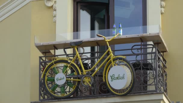 Grolsch Bici Legata Balcone — Video Stock