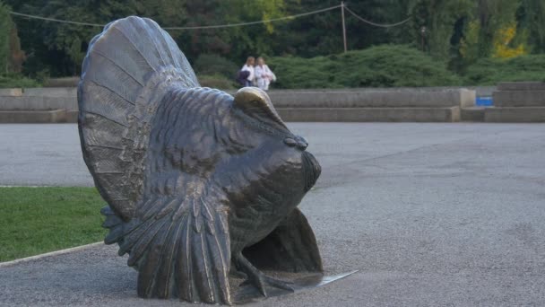 Άγαλμα Της Τουρκίας Στο Πάρκο Χεραστράου — Αρχείο Βίντεο