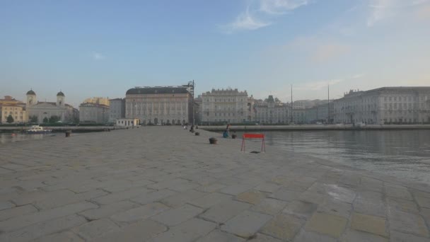 Gebäude Vom Molo Audace Pier Aus Gesehen — Stockvideo