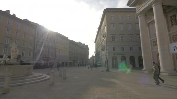 Passeggiate Piazza Della Borsa — Video Stock