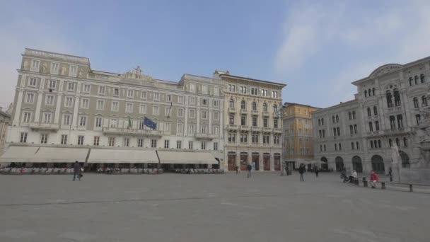 Palazzo Stratti Praça Unidade — Vídeo de Stock