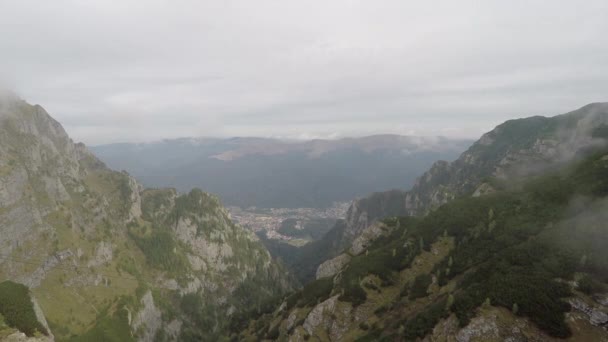 Vista Aérea Das Montanhas Bucegi — Vídeo de Stock