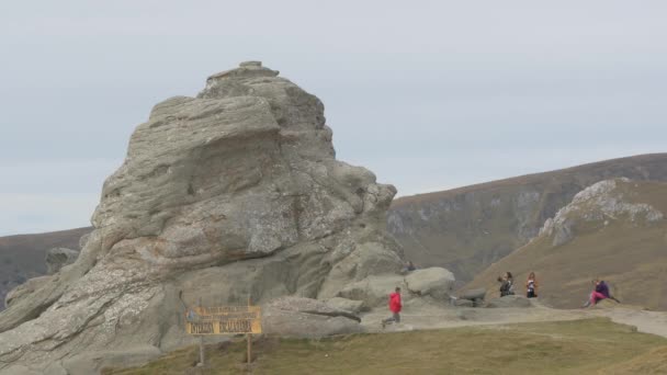 Sfinx Het Bucegi Gebergte — Stockvideo