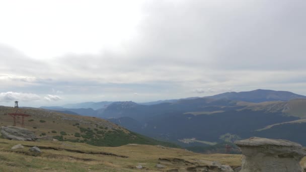 Bergen Pieken Onder Wolken — Stockvideo