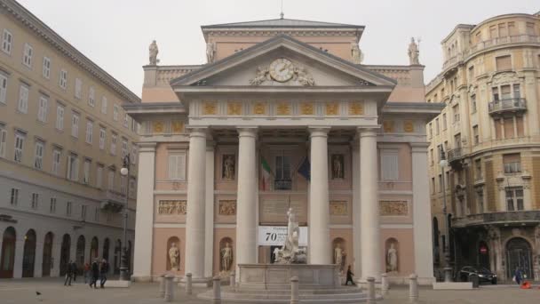 的里雅斯特的Palazzo Della Borsa Vecchia — 图库视频影像