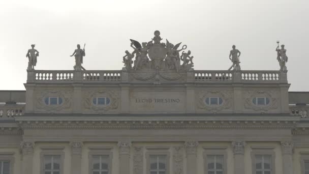 Pomniki Dachowe Palazzo Del Lloyd Triestino — Wideo stockowe