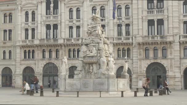 Fontaine Des Quatre Continents Trieste — Video