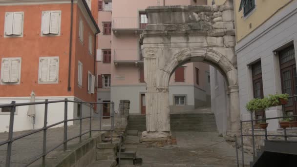 Arco Ruína Entre Edifícios Trieste — Vídeo de Stock