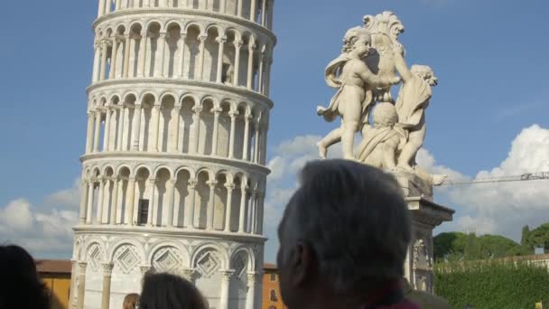 Fontana Dei Putti和比萨斜塔 — 图库视频影像