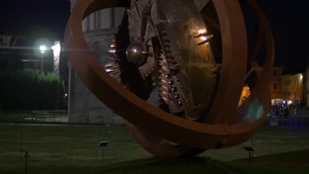 Metal Sculpture Leaning Tower Pisa — Stockvideo