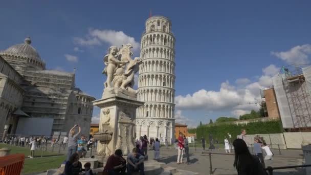 Fontana Dei Putii Och Tornet Pisa — Stockvideo