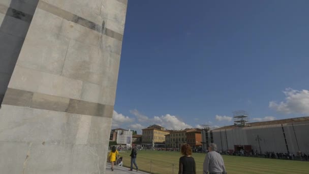 Pisa Katedrali Boyunca Yürüyorum — Stok video