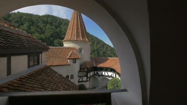 Bran Castle Courtyard Roof 3Rd Floor Loggia — Stock Video