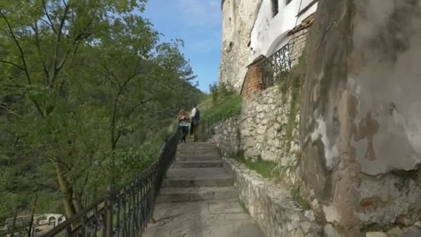 Escadas Fora Castelo Bran — Vídeo de Stock