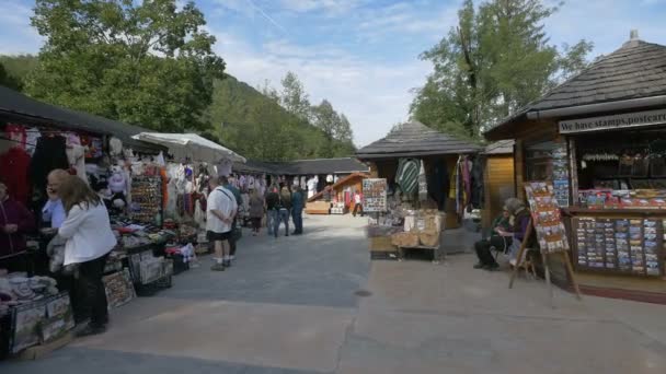 Straßenstände Mit Souvenirs — Stockvideo