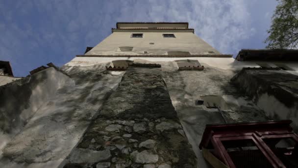 Обрушительная Башня Замка Бран — стоковое видео