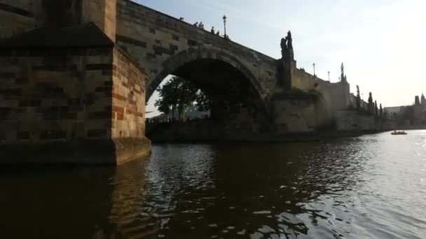 Charles Köprüsü Nün Kemerleri — Stok video