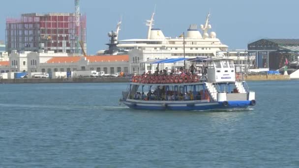 Kreuzfahrtschiff Hafen Besichtigen — Stockvideo