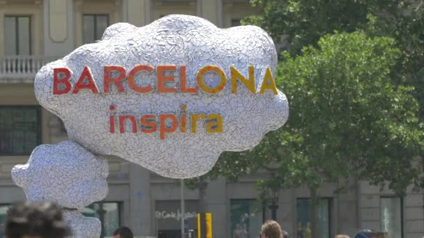 Molnskylten Barcelona Inspirira — Stockvideo