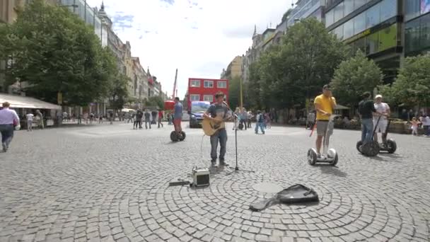 Playing Guitar Wenceslas Square — Stock Video