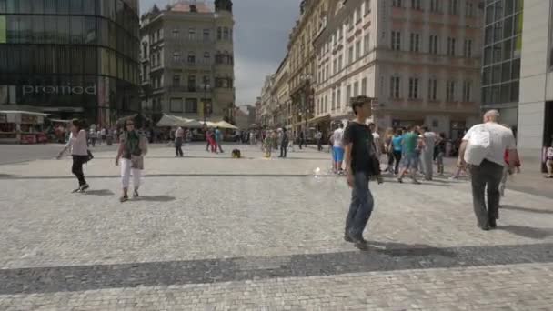 在文采拉斯广场制造巨大的水泡 — 图库视频影像