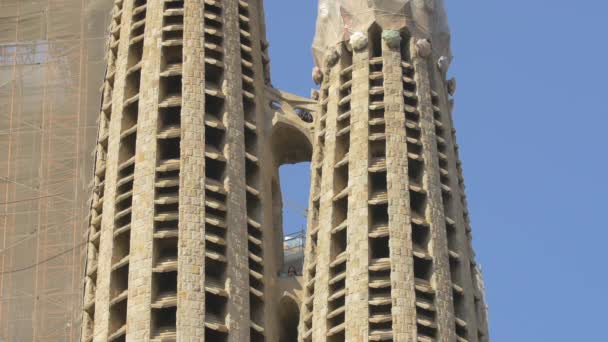 巴塞罗那有塔楼的Sagrada Familia — 图库视频影像