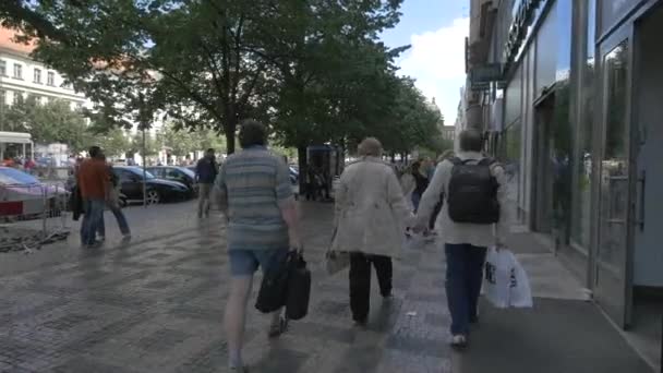 Люди Ходять Грають Інструментах — стокове відео