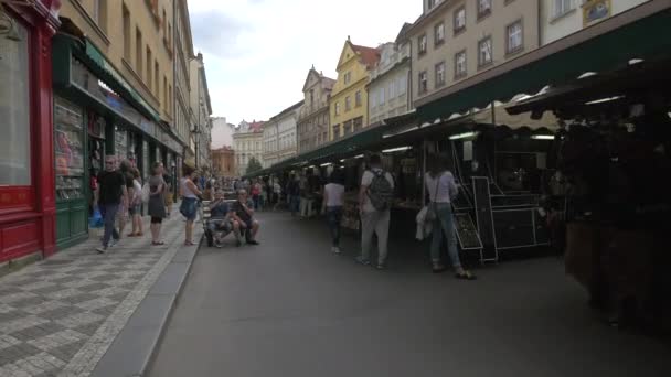 Turistas Que Fazem Compras Mercado Havel — Vídeo de Stock
