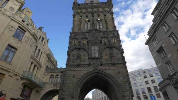 Пороховая Башня Прага Чехия — стоковое видео