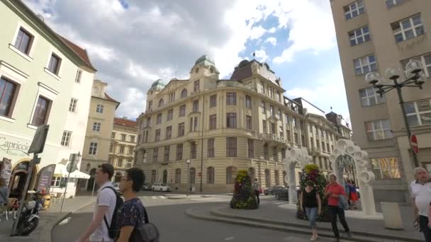 Здания Площади Франца Кафки — стоковое видео