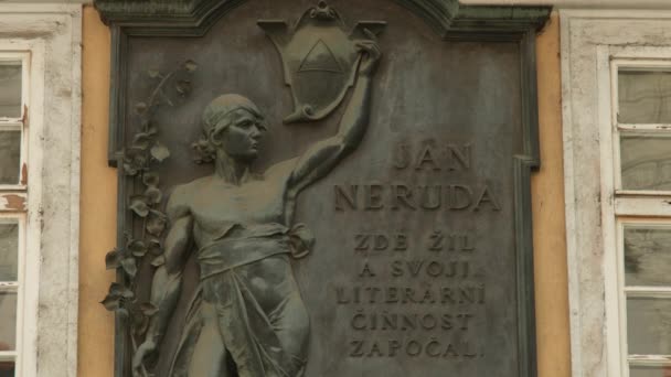 Placa Conmemorativa Jan Neruda — Vídeos de Stock