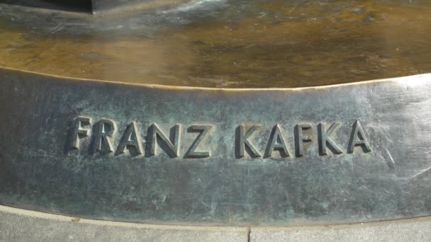 Franz Kafka纪念碑的细节 — 图库视频影像